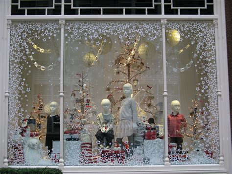 christmas visual merchandising.